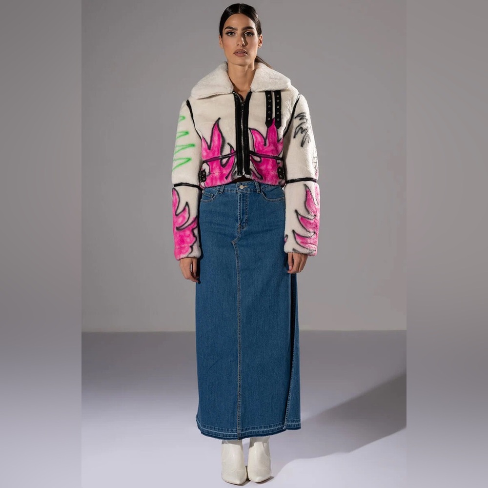 NWOT. AKIRA Label Crushing It Graffiti Cropped Sherpa Jacket. - Picture 7 of 9